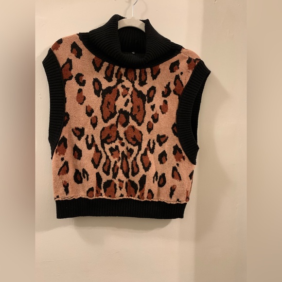 NWOT Free People Chenille animal print turtleneck crop sweater size medium - Picture 3 of 9